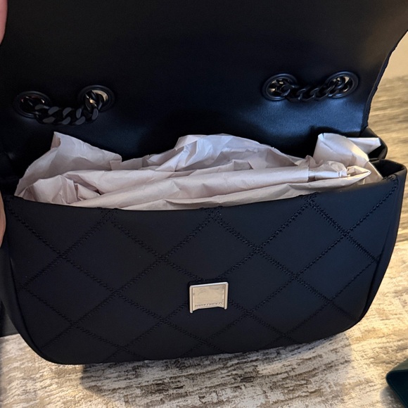 NEW-Tory Burch Black Quilted Shoulder Bag - Picture 3 of 4